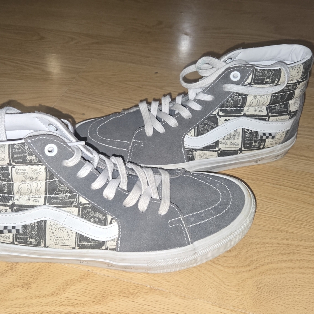 Limited Edition: Mens High Top Daniel JOHNSTON Vans.